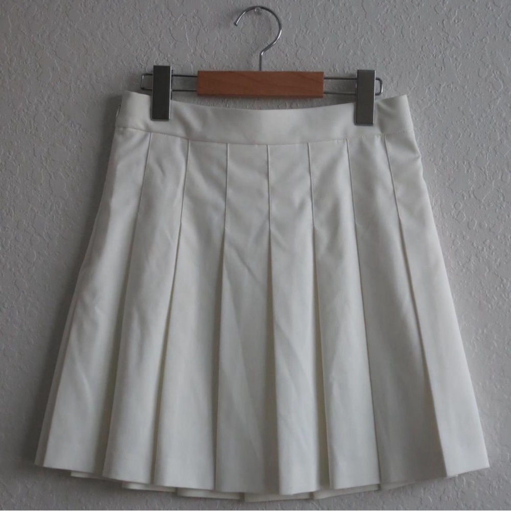 Uniqlo Off-White A-Line Pleated Skirt